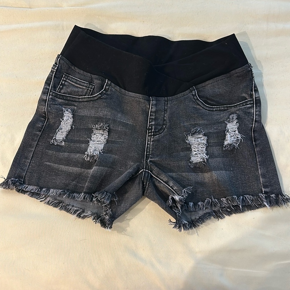 Black/ grey wash underbelly maternity jean shorts